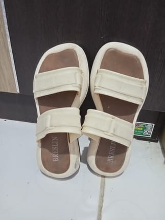Sandal Wanita