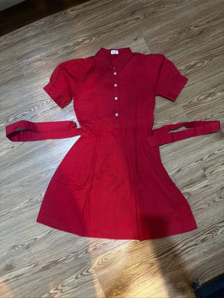dress merah maroon