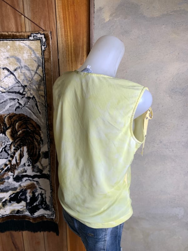 MODA Lemon Eyelete Asymmetric Ruffle Sleeveless (L), foto 3