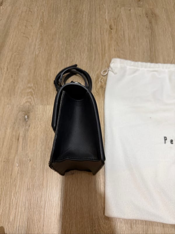 Pedro flip sling bag in black, foto 5