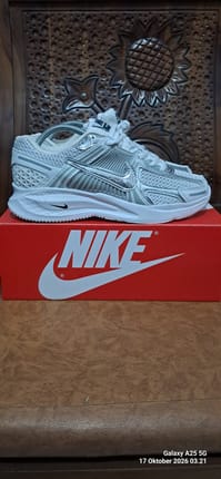 (NEW) CASUAL AND SPORTY SHOES" Nike Zoom Vomero 5"