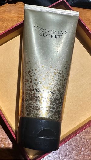 Victoria’s Secret Avant Garde Wanita gold