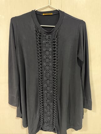 Tunik hitam