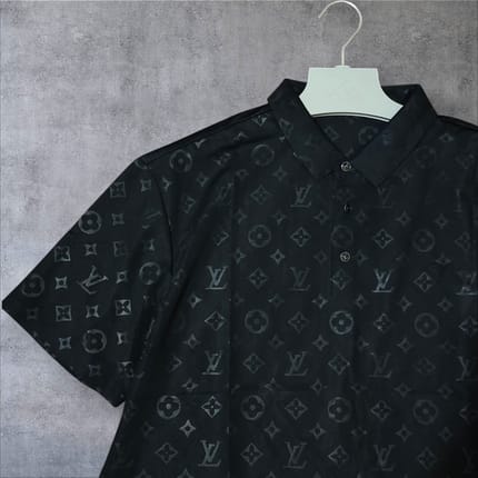 Kaos kerah LV monogram like new