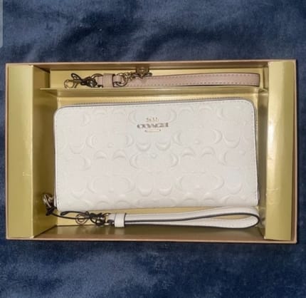 COACH Women's Boxed Long Zip Around Wallet