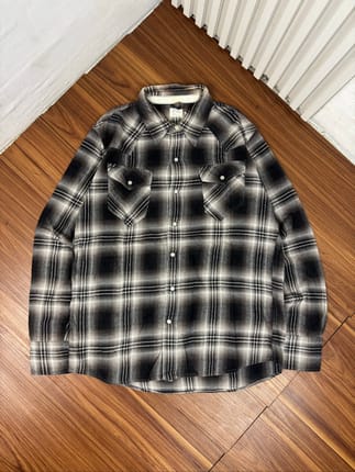 Veterano Flanel Shirt Button BAck Number Size L (70x56)