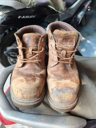 SEPATU SAFETY SHOES CATERPILLAR SIZE 43,5 FULL LEATHER