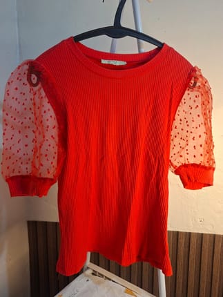 Atasan wanita (bahan elastis)