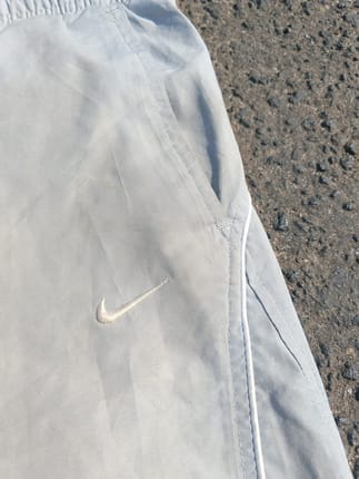 Celana Pendek Nike Vintage Silver