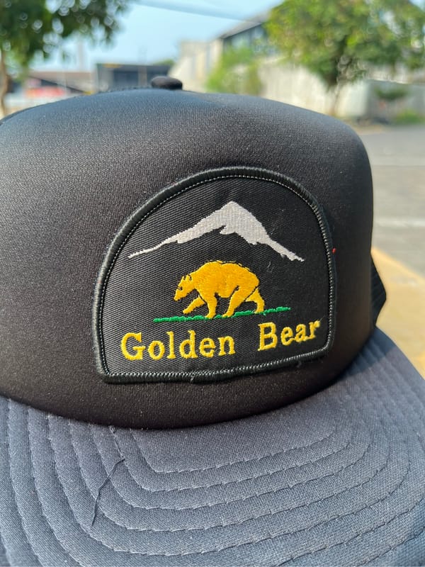 TOPI TRUCKER HAT VINTAGE PATCH GOLDEN BEAR, foto 2