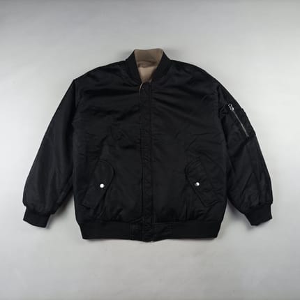 Forever 21 reversible bomber size M/L B024