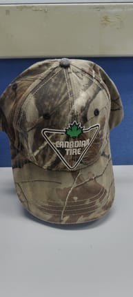 Topi RealTree Canadian Tire