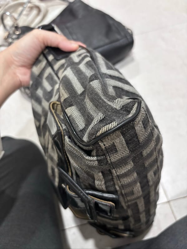 Givenchy Hobo + Entrupy, foto 7