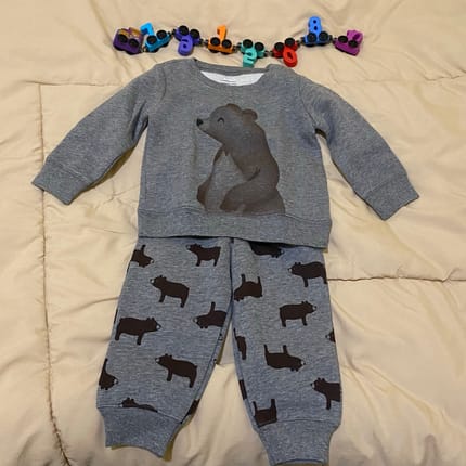 Child of mine Carters Set Baby 6-9m fit to 6-12m