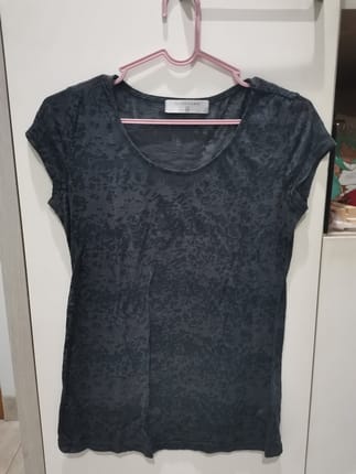 giordano dark grey shirt