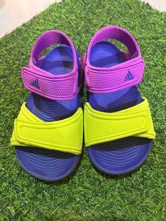 Adidas sandal anak