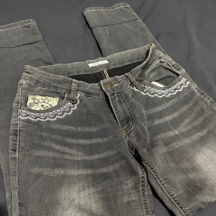 axes femme jeans laced straight low rise y2k 2000s fashion