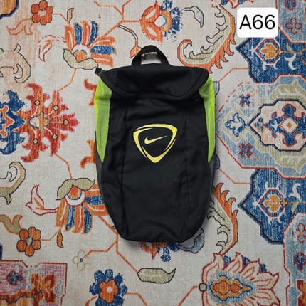 Tas sepatu sporty by Nike