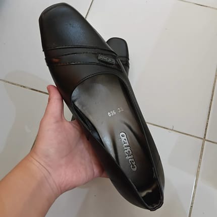 Catenzo Sepatu Pantofel Hitam Wanita Size 38