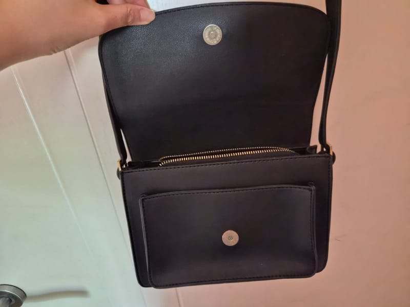 Tas selempang hitam, foto 3