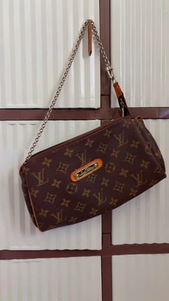 LV Louis Vuitton eva pochette