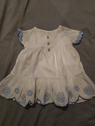 Dress baby girls