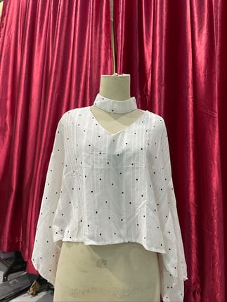 blouses putih