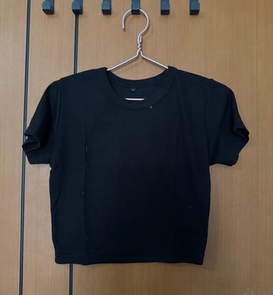 Black crop tops