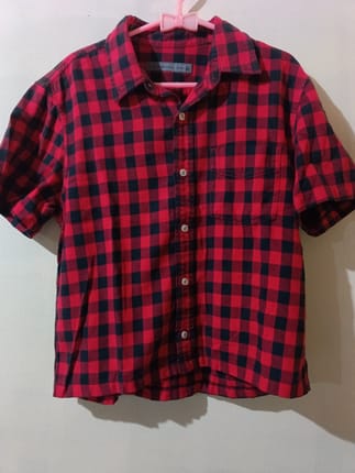 Giordano red short sleeve shirt