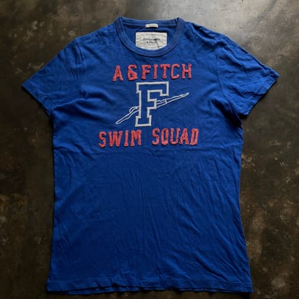 Y2K ABERCROMBIE & FITCH SPELL OUT MUSCLE FITTED TEE