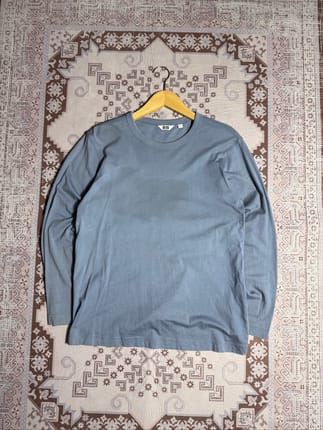 UNIQLO LONGSLEEVE BLUE