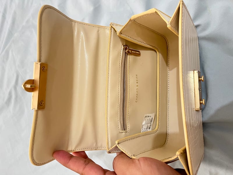 Charles & Keith, foto 5