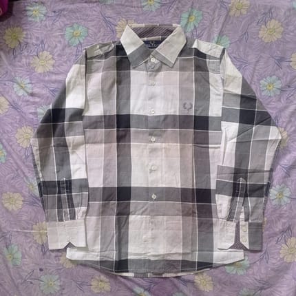 Kemeja lengan panjang Fred Perry