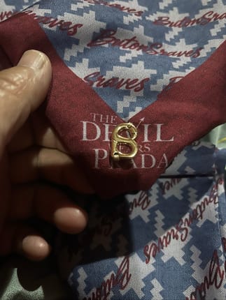 devil wear button scarv voal