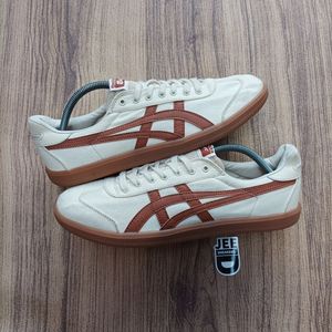 Onitsuka Tiger Casual Sneakers Pria brown cream