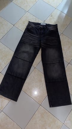 Pluviophile jeans hitam