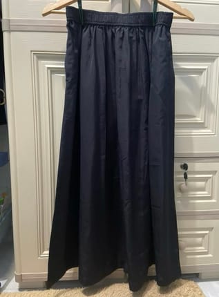UNIQLO ROK WANITA PLISKET MIDI PLEATED SKIRT BLACK