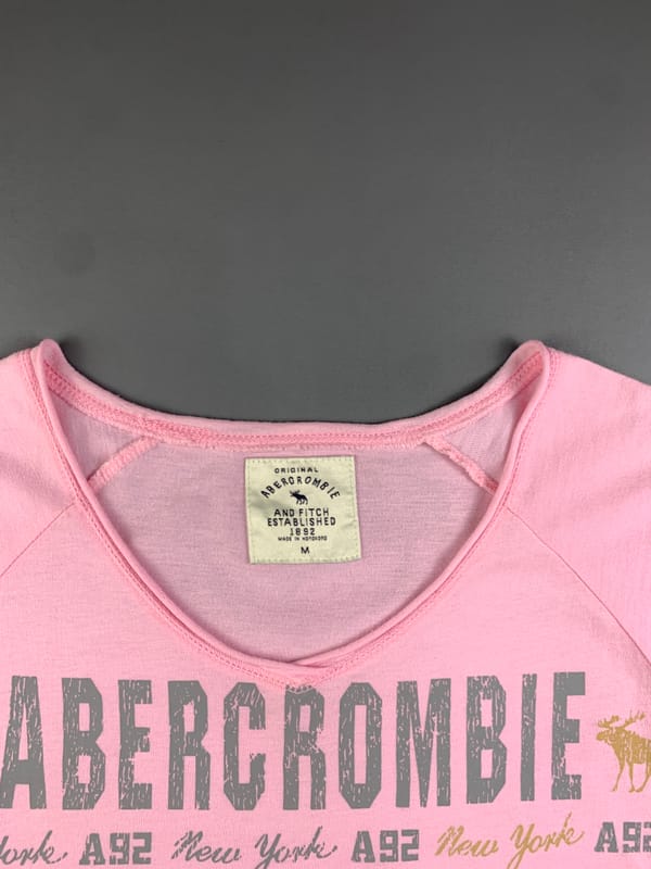 2000s A&F Pink Fonts Tee (M), foto 6