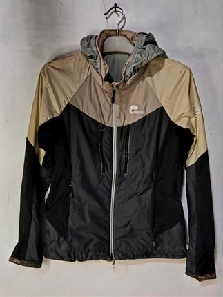 Jaket outdoor NEPA
