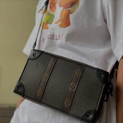 Louis Vuitton slingbag