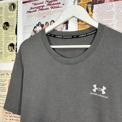 Under Armour Vintage Y2K T-shirt Pria gray