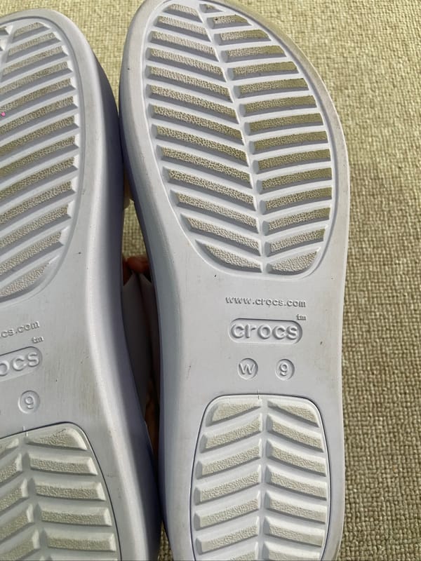 Crocs brooklyn buckle frosted low wedges, foto 8
