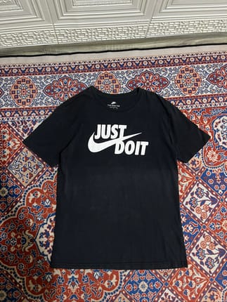 Nike Just Do It Graphic T-Shirt