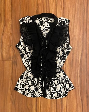 Ruffle vest blouse motif bulat polkadot checker black white