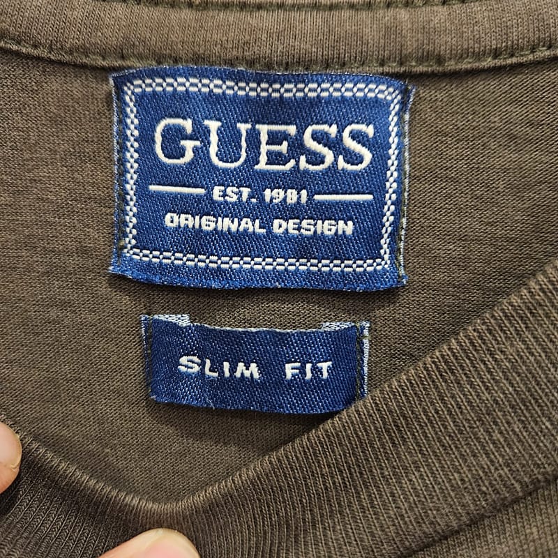 Kaos ​GUESS Vintage Olive Chenille Logo Tee, foto 5