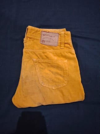 Bettysmith Yellow corduroy