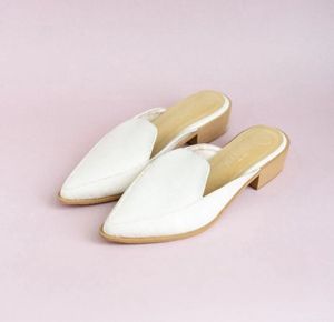 Minimalist Loafer Wanita white