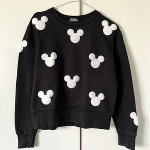 Streetwear Sweater Wanita white black