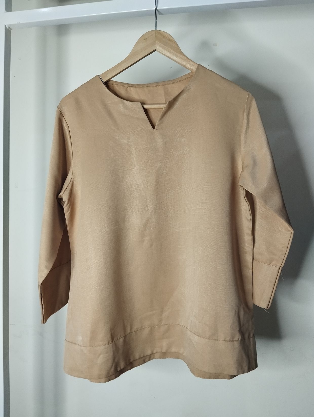 Blouse Wanita cream