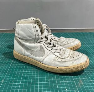 Nike Vintage Casual Sneakers Pria white gray